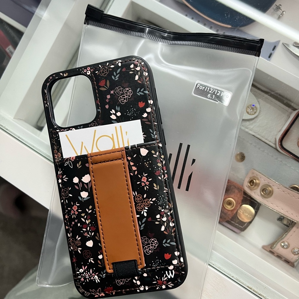 iPhone 12/12 pro Walli-case phone cover - midnight floral - NEW